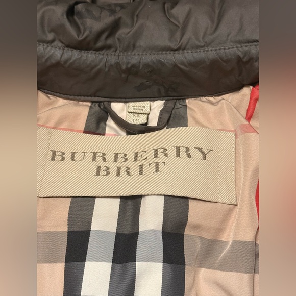 Burberry Quilted Brown Puffer Jacket - Picture 10 of 17